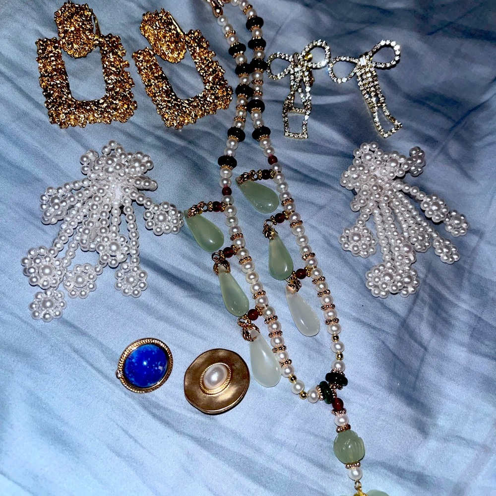 Vintage style jewelry clip earrings lot